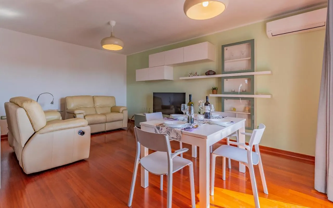 Apartment Green Pula, Family Friendly, Comfortable, Free Parking And Wifi Pula