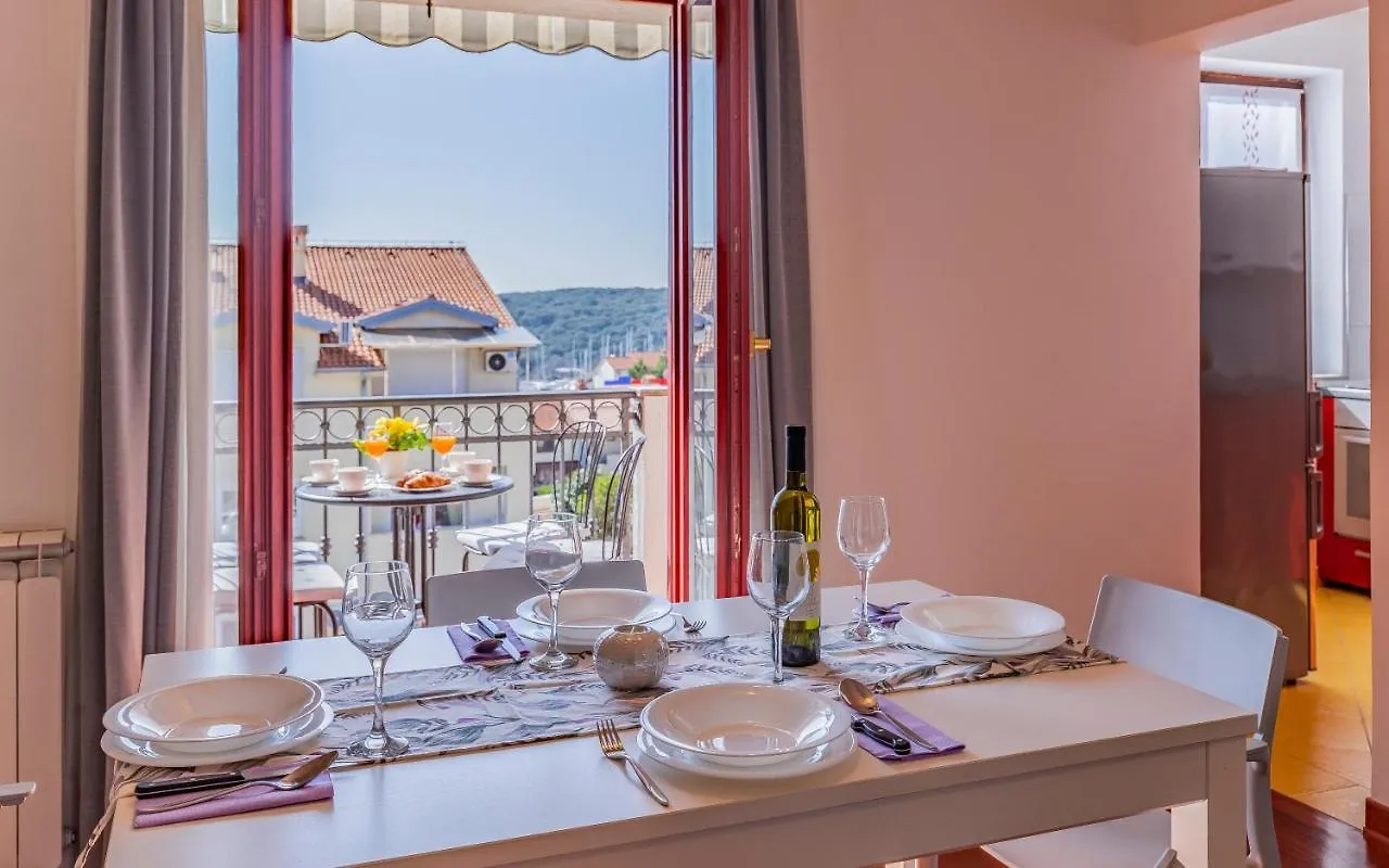Apartment Green Pula, Family Friendly, Comfortable, Free Parking And Wifi Kroatien