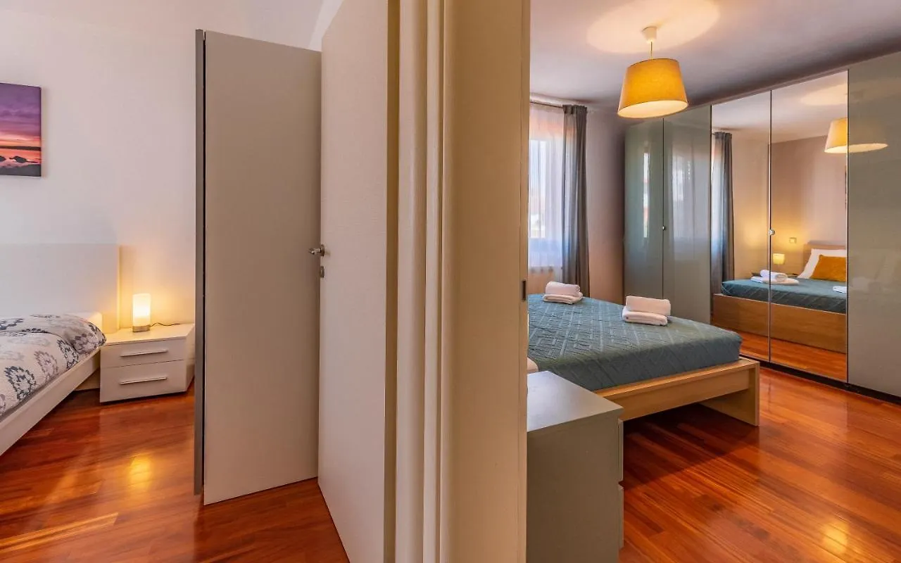 Apartment Green Pula, Family Friendly, Comfortable, Free Parking And Wifi